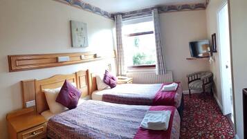Iron/ironing board, free WiFi, bed sheets