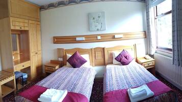 Iron/ironing board, free WiFi, bed sheets