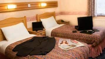 Twin Room | Iron/ironing board, free WiFi, bed sheets