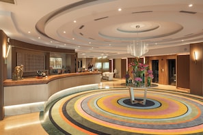 Reception - HOTEL LEONARDO DA VINCI (Erba)