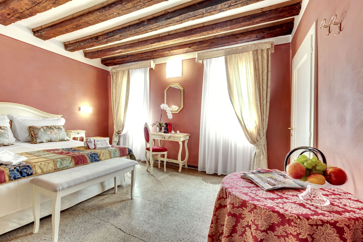 Down duvets, in-room safe, free WiFi, bed sheets