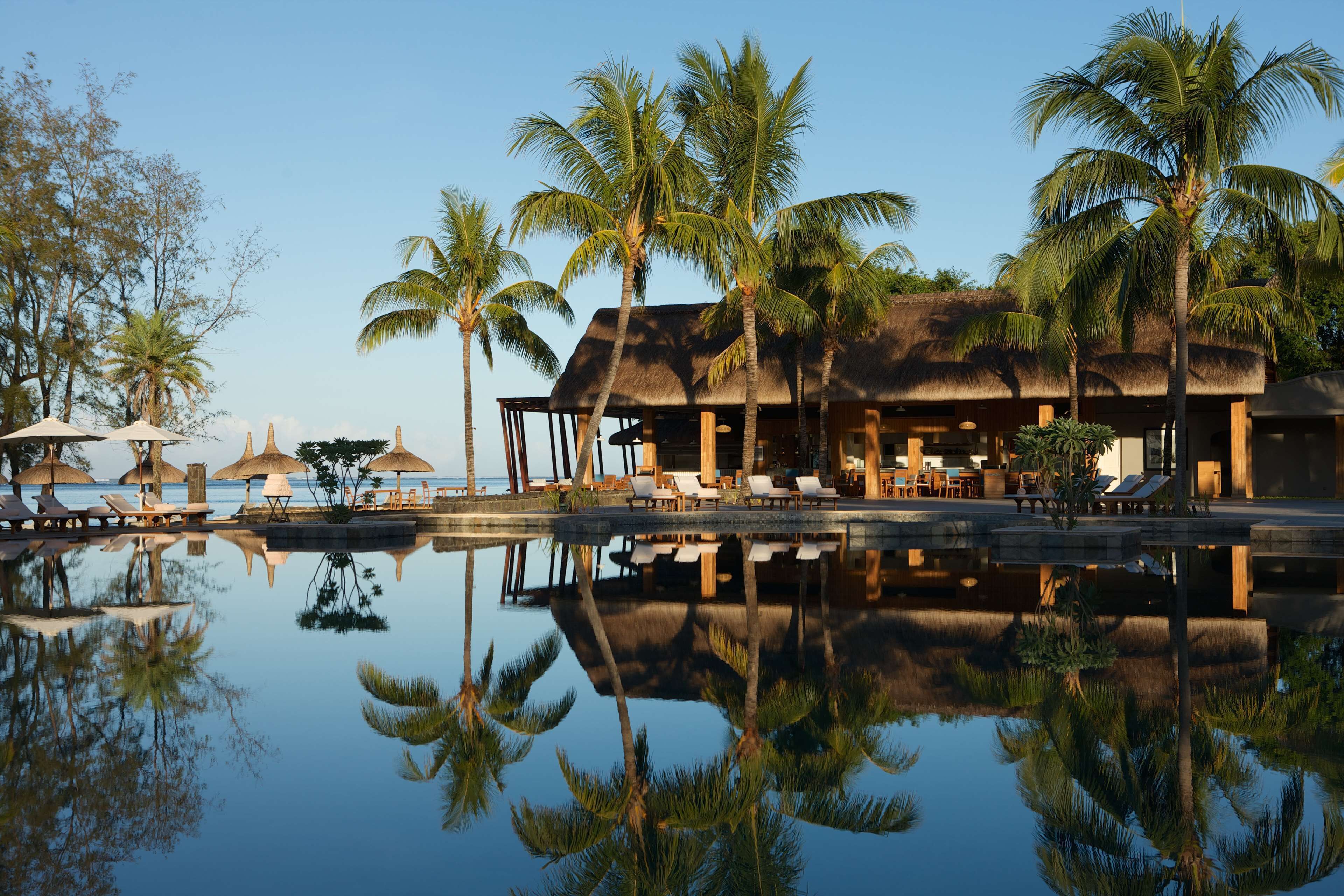 4 outdoor pools, pool umbrellas