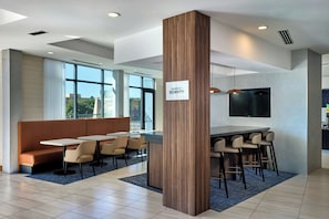 Lobby - Fairfield Inn & Suites by Marriott Denver Downtown (Denver)
