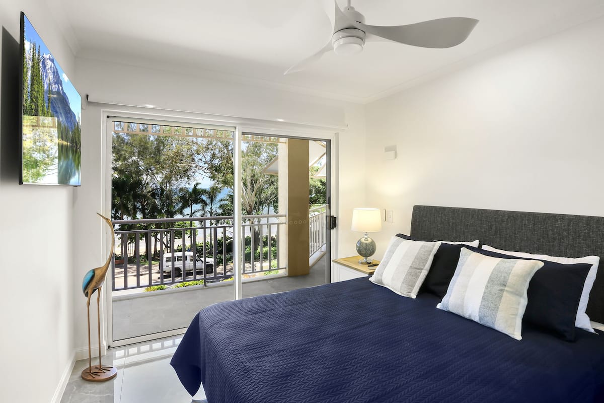 Two-Bedroom Deluxe Beachfront Apartment | 2 bedrooms, individually decorated, individually furnished
