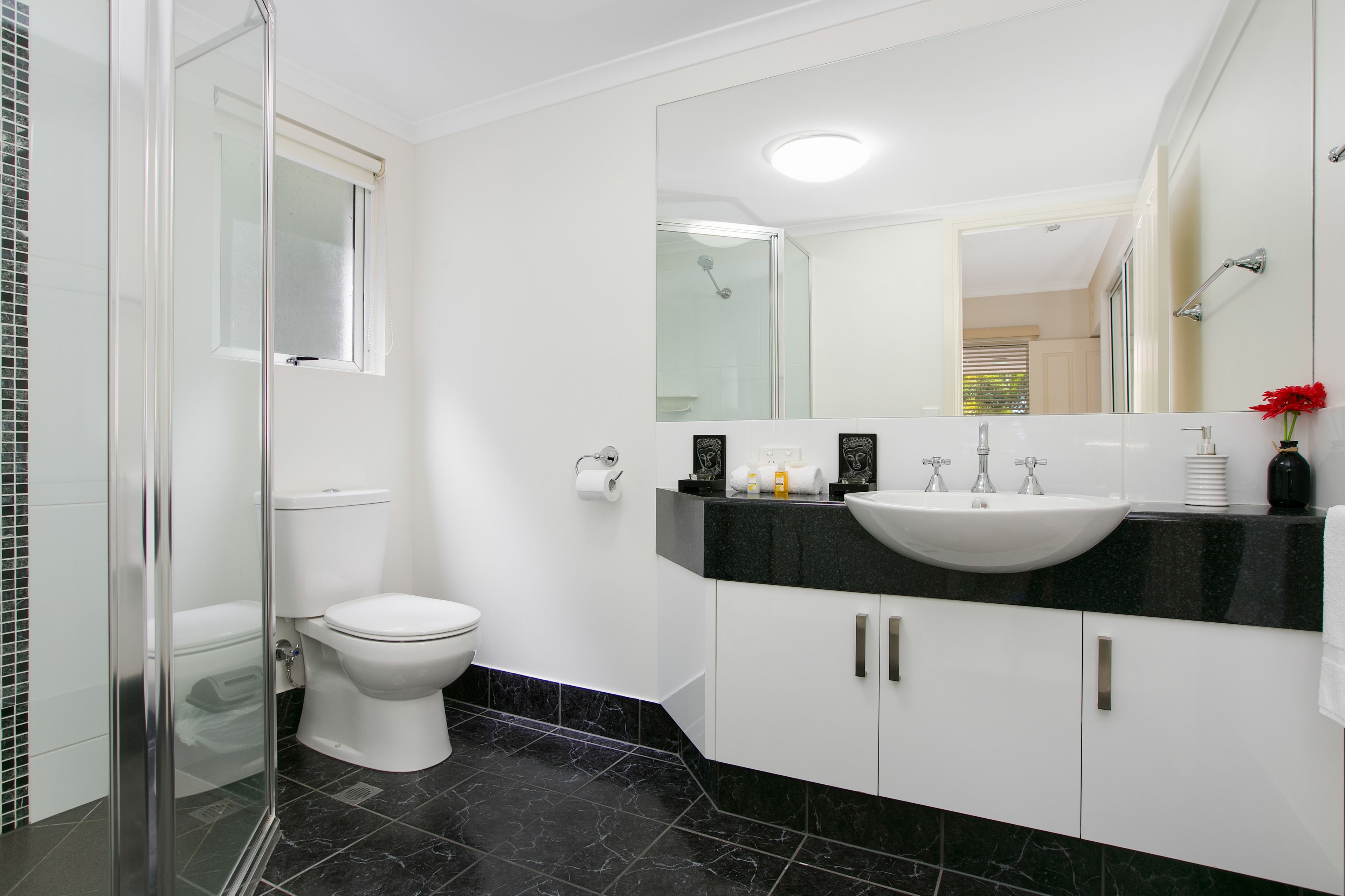 On the Beach Holiday Apartments — image 10