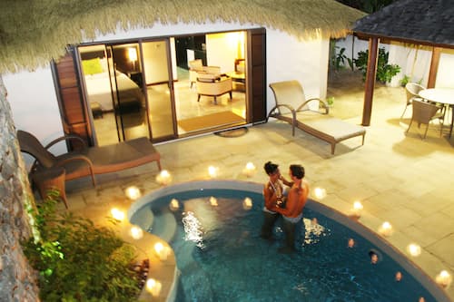 Outdoor pool, pool loungers