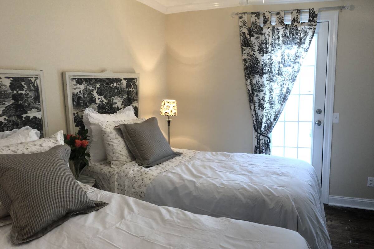 Room 17 | Premium bedding, WiFi (free), individually decorated