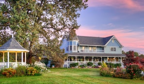 Front of property - Blue Mountain Mist Country Inn & Spa (Sevierville)