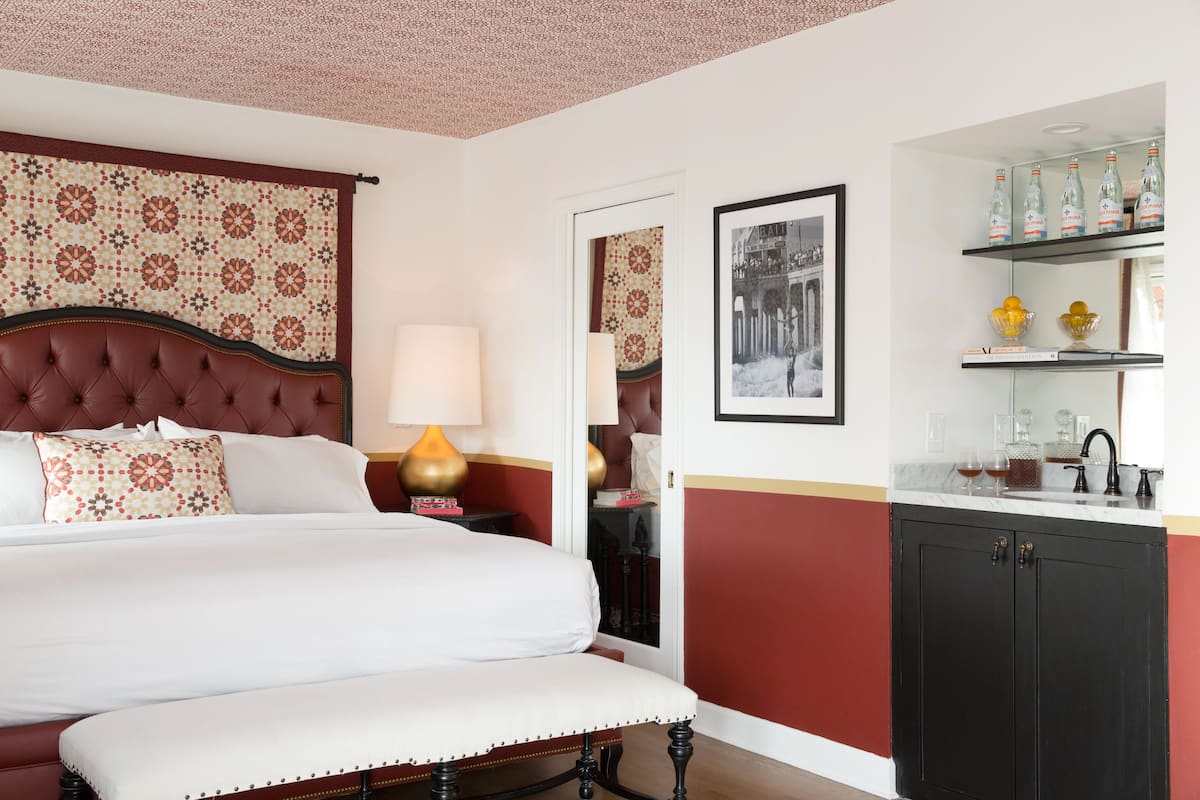 Suite, 1 Bedroom, Ocean View | Minibar
