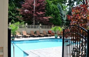 Piscina externa sazonal