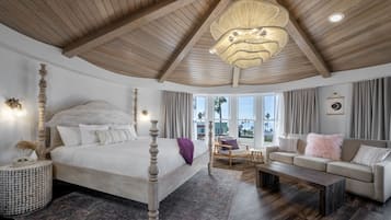 Suite - havudsigt | 1 soveværelse, premium-sengetøj, Tempur-Pedic-senge, individuelt design