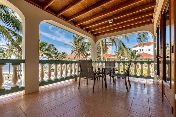 Sea View Upper Level Suite | Terrasse/Patio