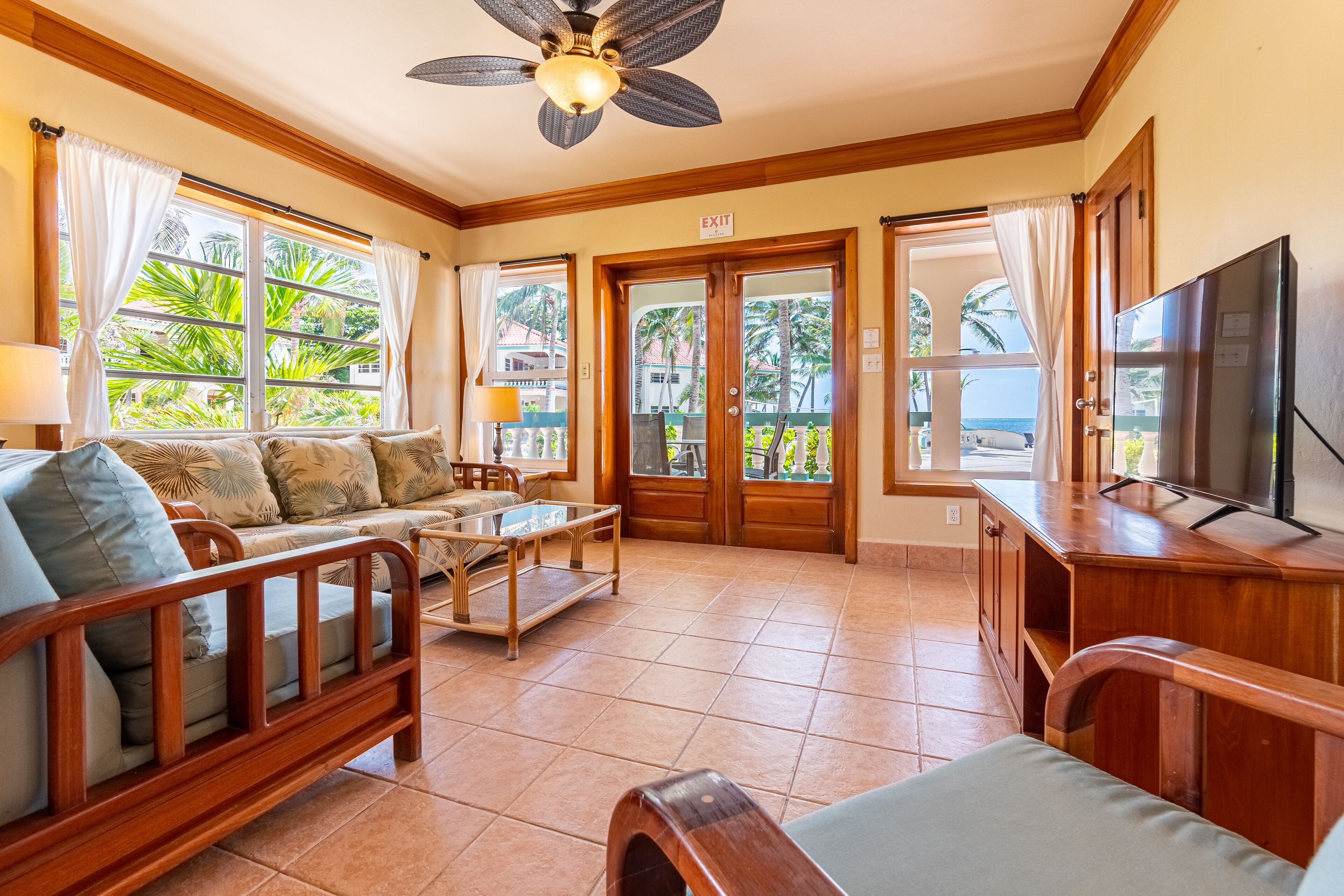 sea view lower level suite | living area | 40-inch lcd tv with cable channels, tv