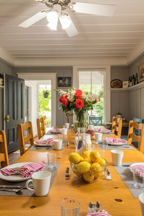 تناول الطعام