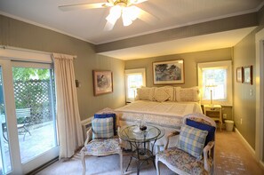 Phòng Deluxe | Bộ trải giường bằng vải cotton Ai Cập, bộ đồ giường cao cấp 