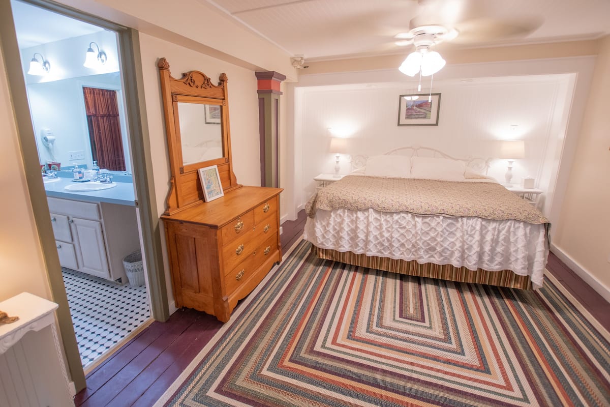 Premium Apartment, 1 King Bed, Kitchen
