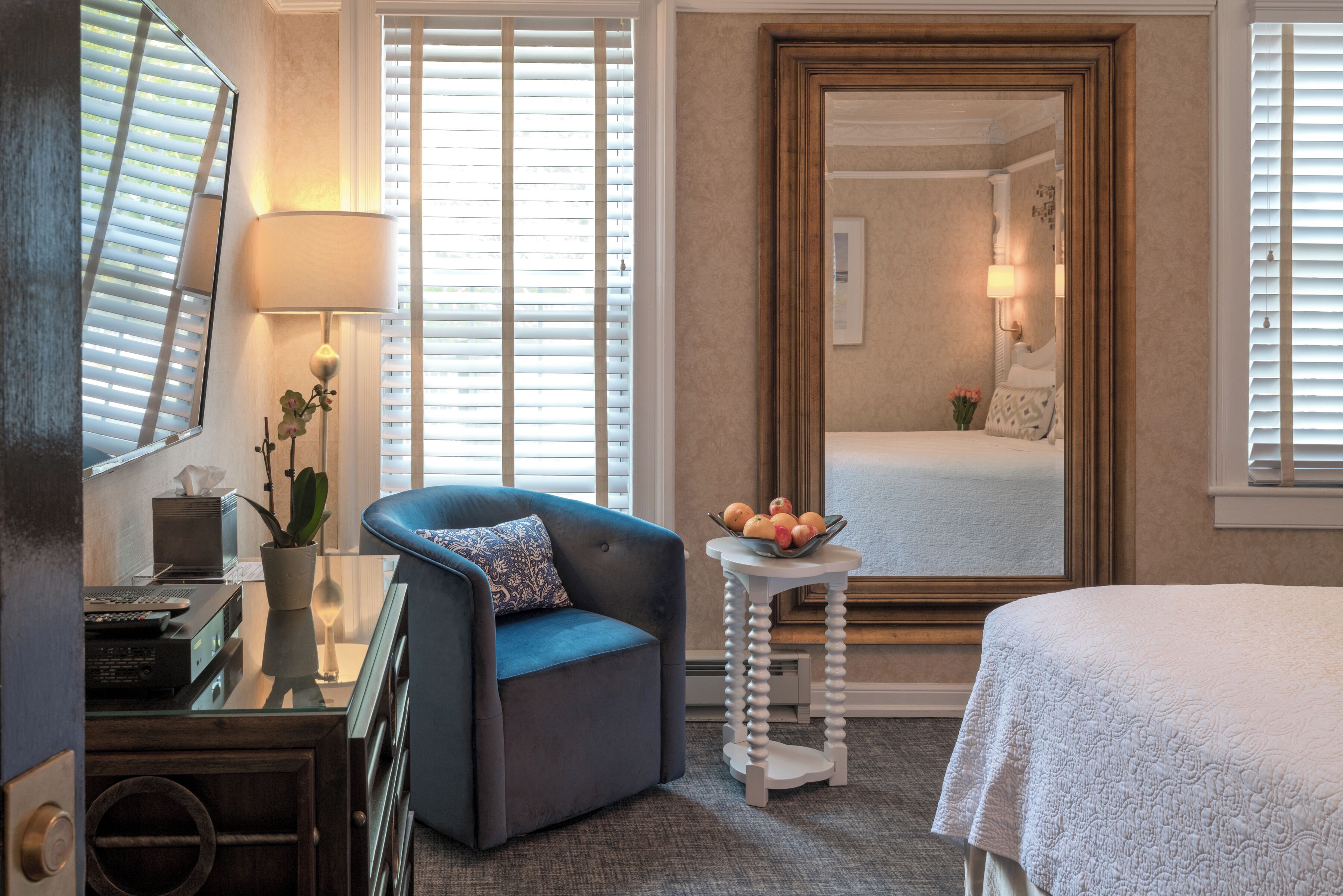 superior room, 1 king bed | 1 bedroom, egyptian cotton sheets, premium bedding, pillow-top beds