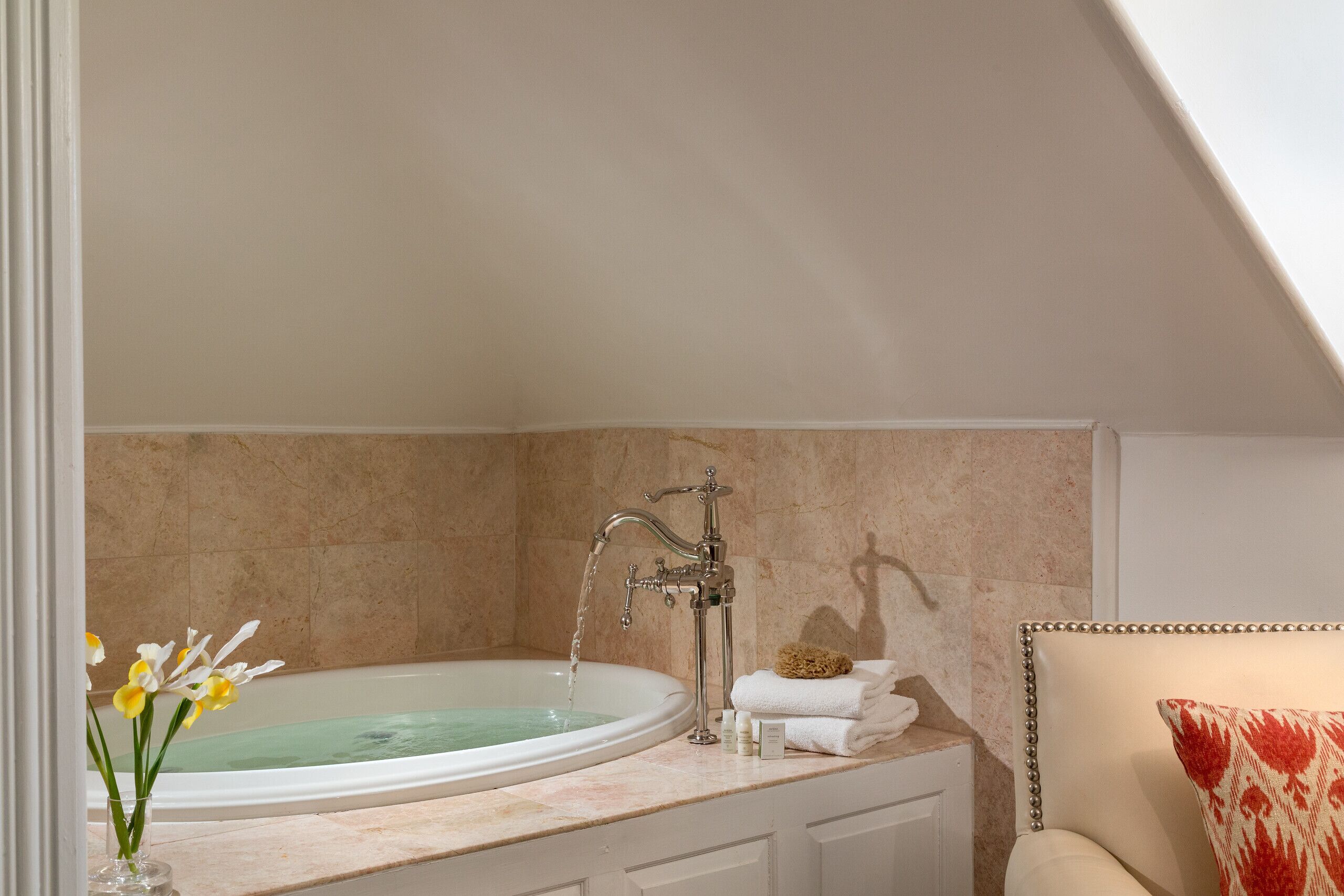 Chateau Inn and Suites