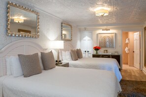 Double Room | Egyptian cotton sheets, premium bedding, pillowtop beds, in-room safe - Chateau Inn and Suites (Spring Lake)