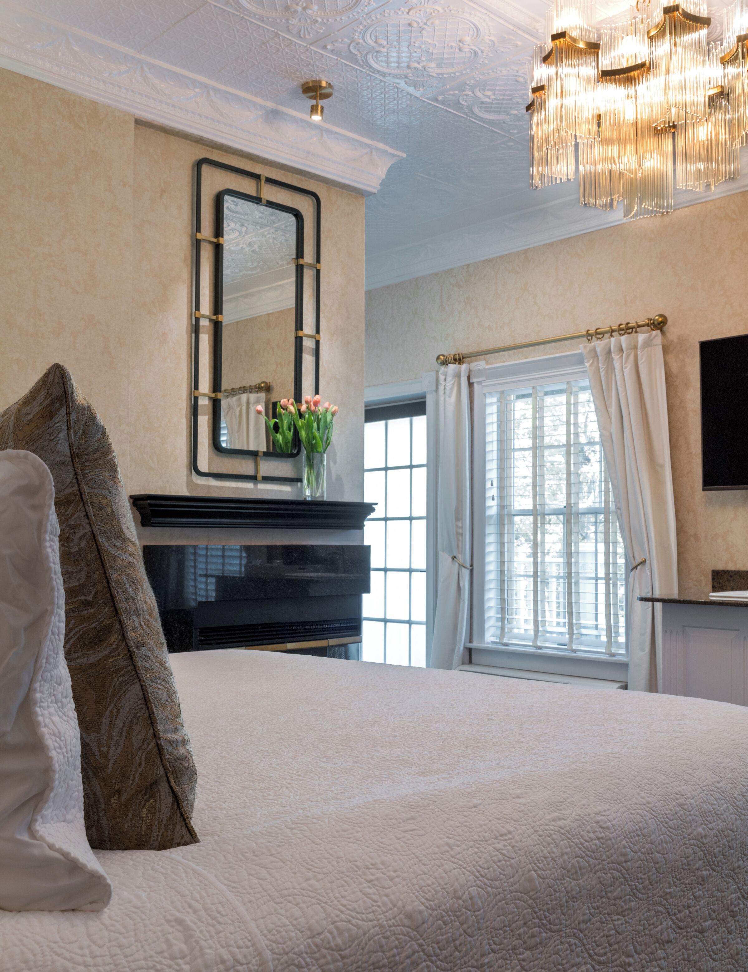 luxury room, 1 king bed | 1 bedroom, egyptian cotton sheets, premium bedding, pillow-top beds