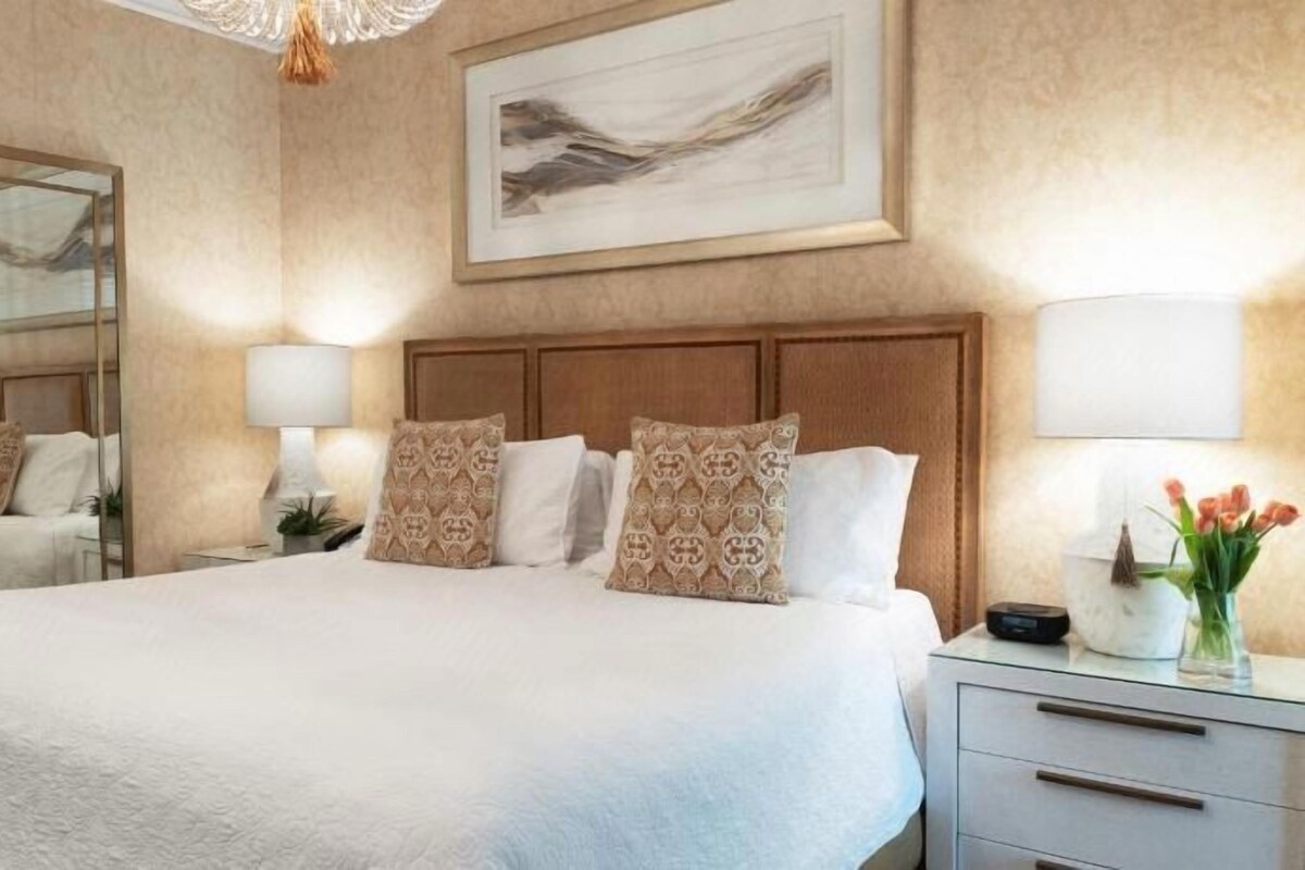 Egyptian cotton sheets, premium bedding, pillowtop beds, in-room safe