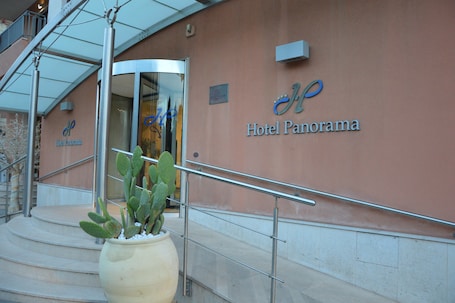 Exterior. Hotel Panorama