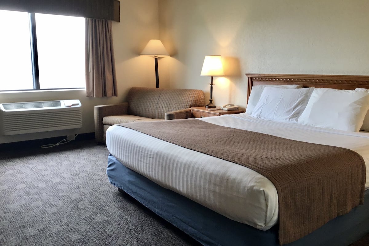 individually decorated, individually furnished, laptop workspace