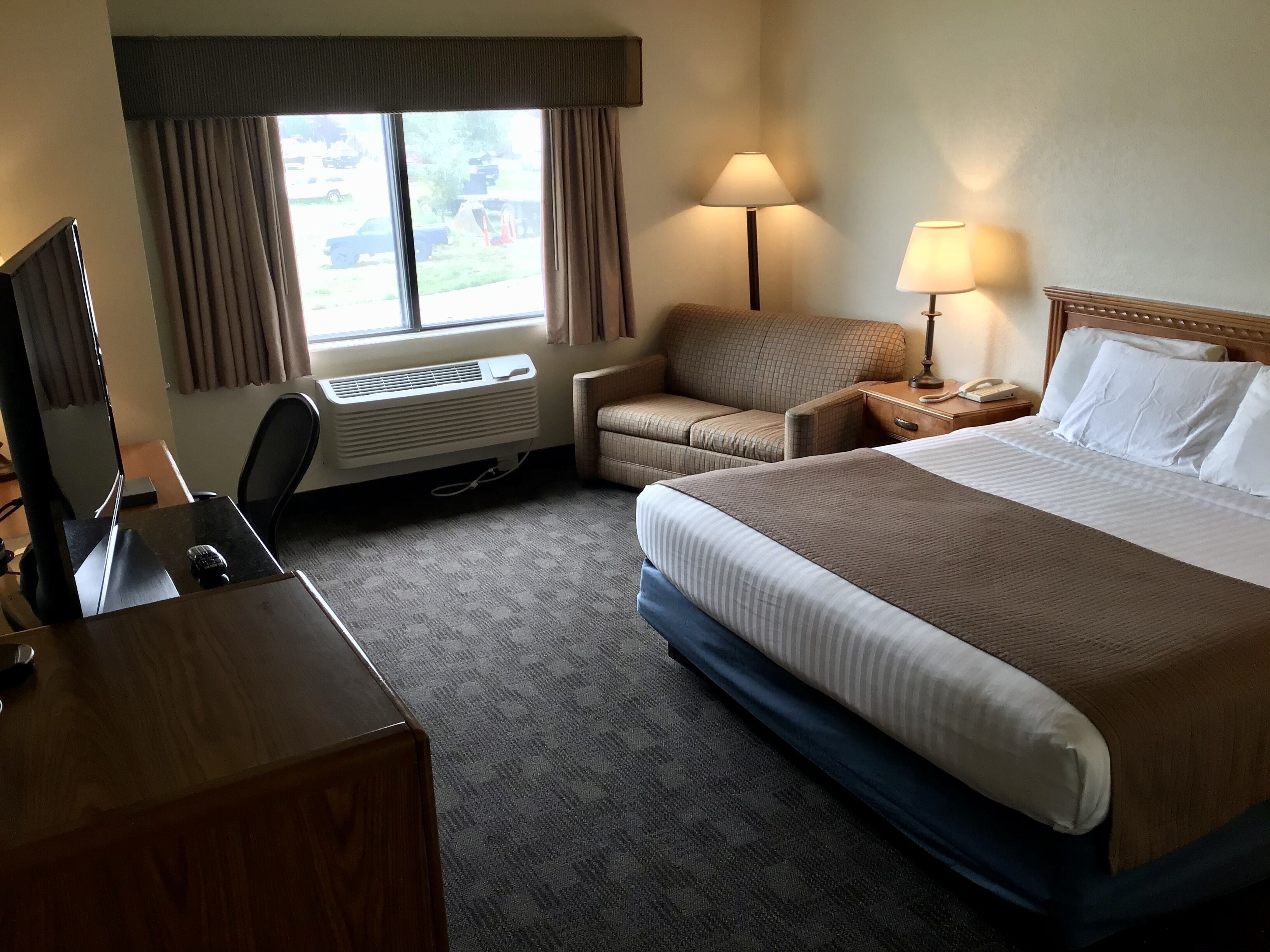 individually decorated, individually furnished, laptop workspace