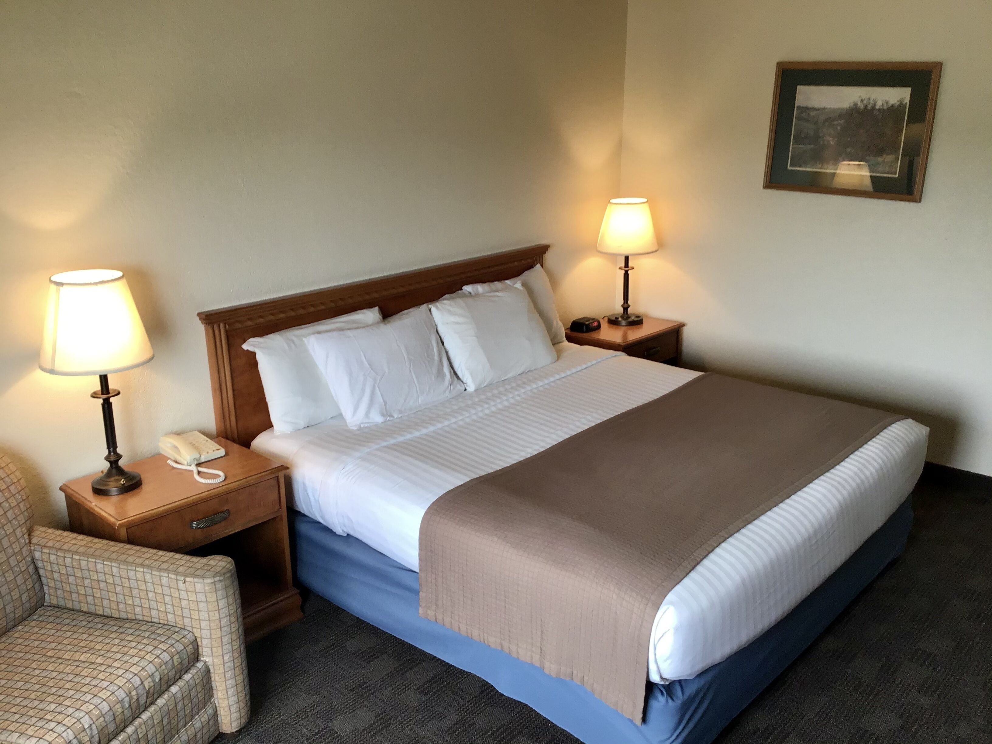 individually decorated, individually furnished, laptop workspace