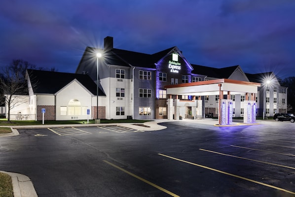 Front of property - Holiday Inn Express & Suites Zion by IHG (Zion)