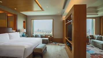 1 bedroom, premium bedding, down duvets, minibar