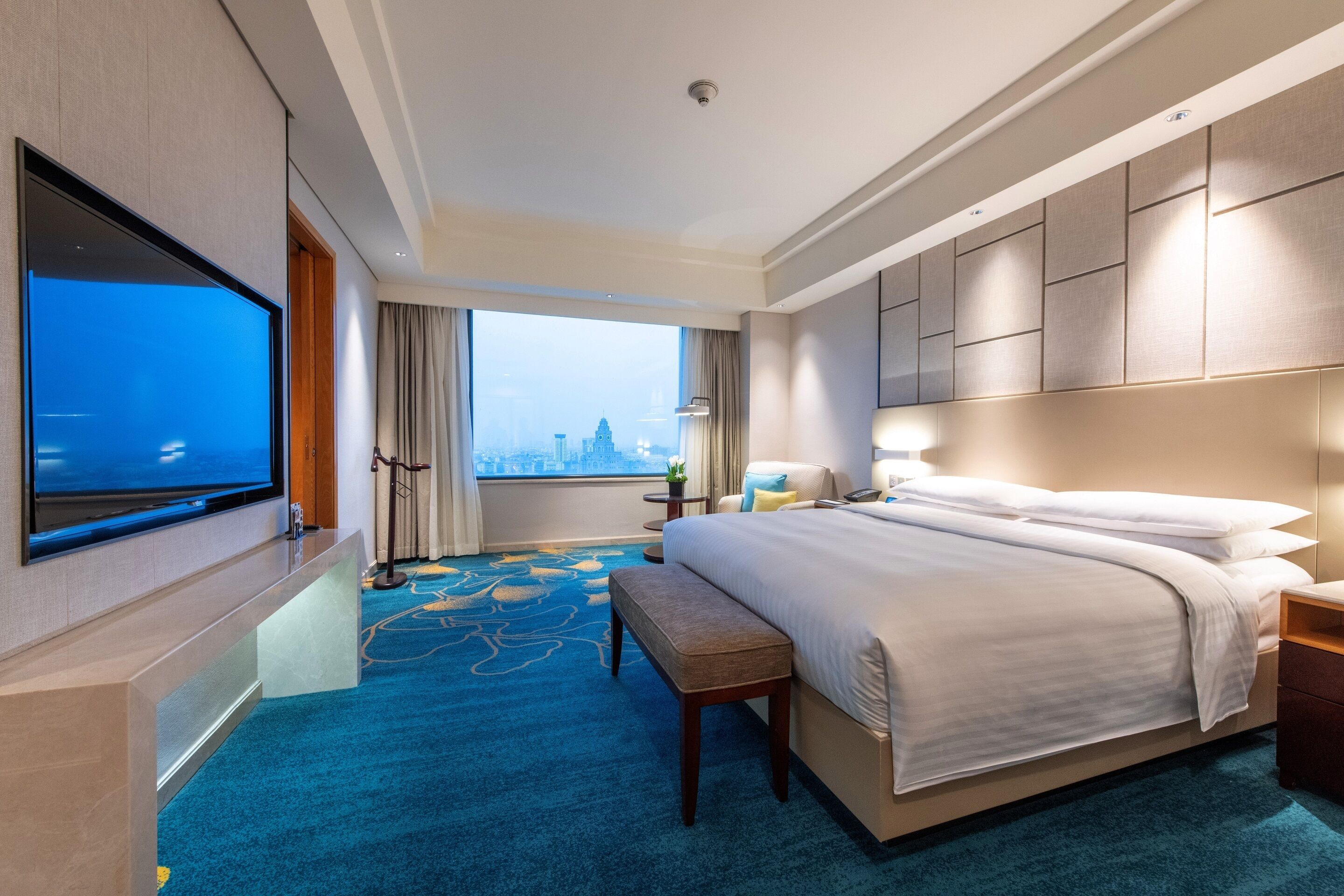 클럽 스위트, 침실 1개, 시내 전망 | 1 개의 침실, 고급 침구, 오리/거위털 이불, 미니바