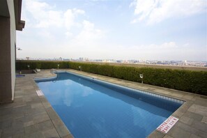 Outdoor pool - Travel Inn Osasco (Osasco)