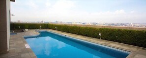 Outdoor pool - Travel Inn Osasco (Osasco)