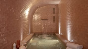 Espace de soins pour les couples, bain à remous, hammam