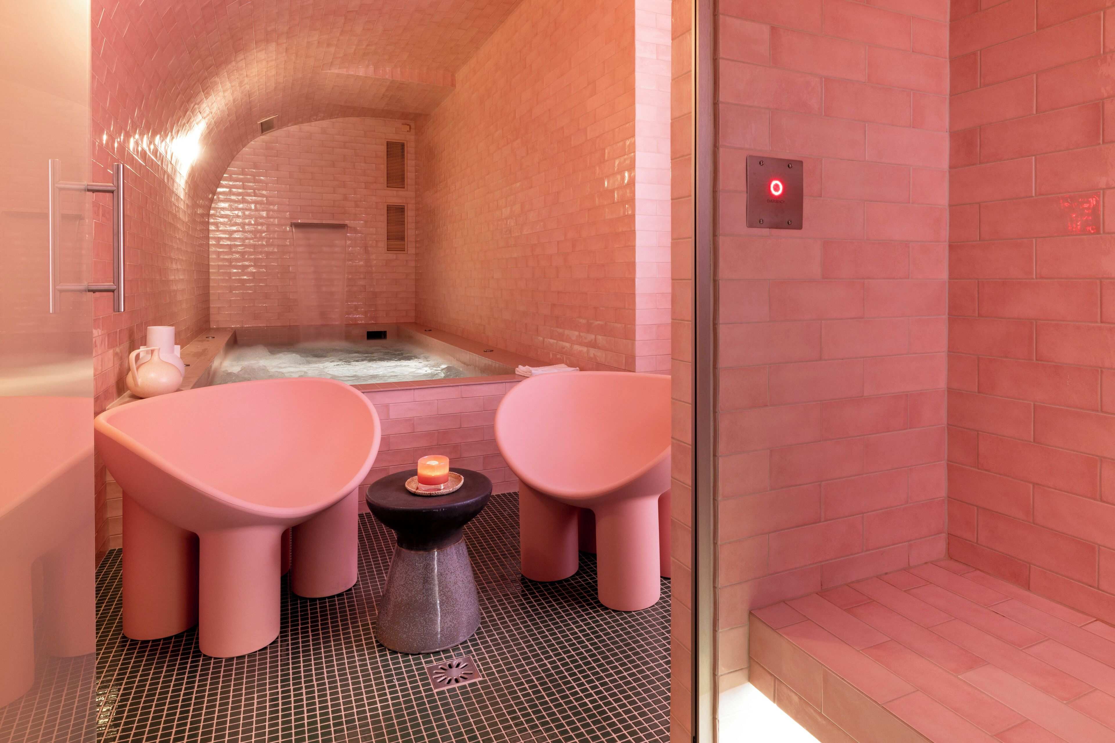 In-room safe, soundproofing, free WiFi, bed sheets