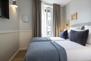 In-room safe, soundproofing, free WiFi, bed sheets - Le Petit Oberkampf Hotel & Spa (Paris)