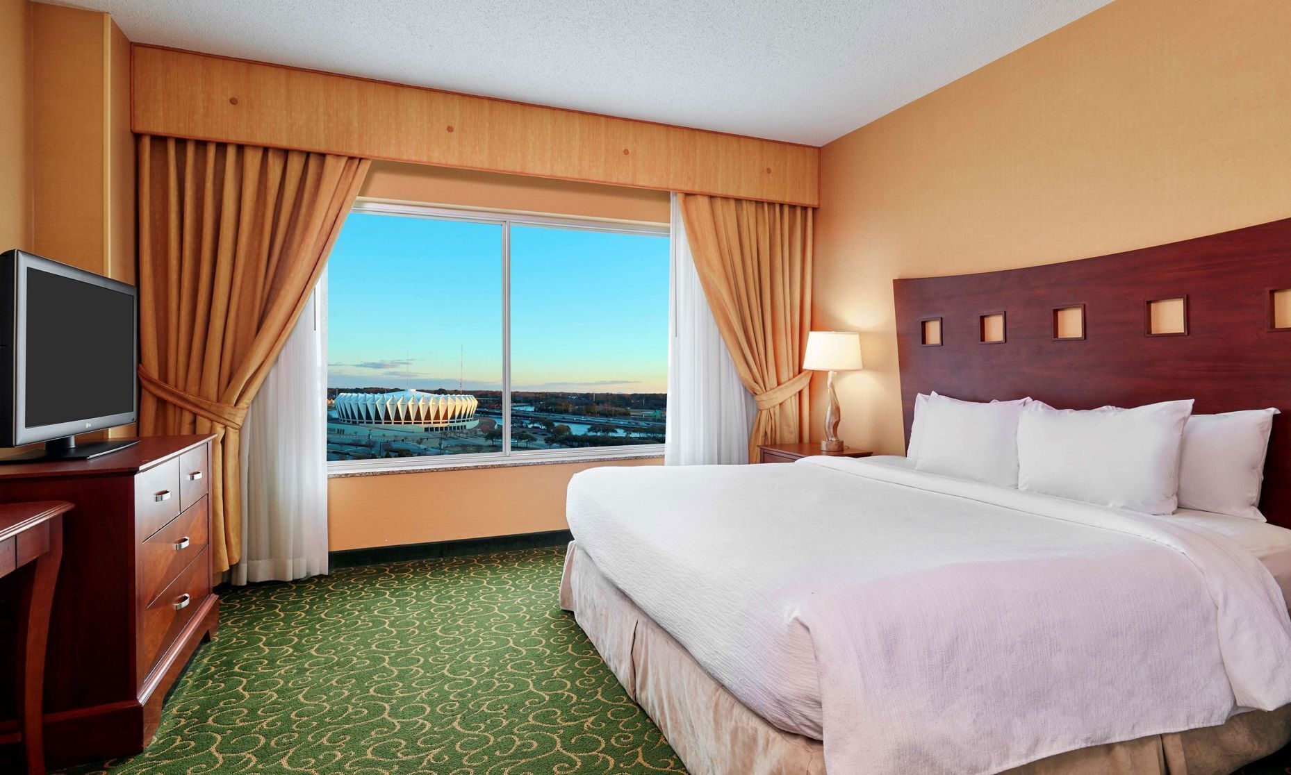 1 bedroom, premium bedding, in-room safe, desk