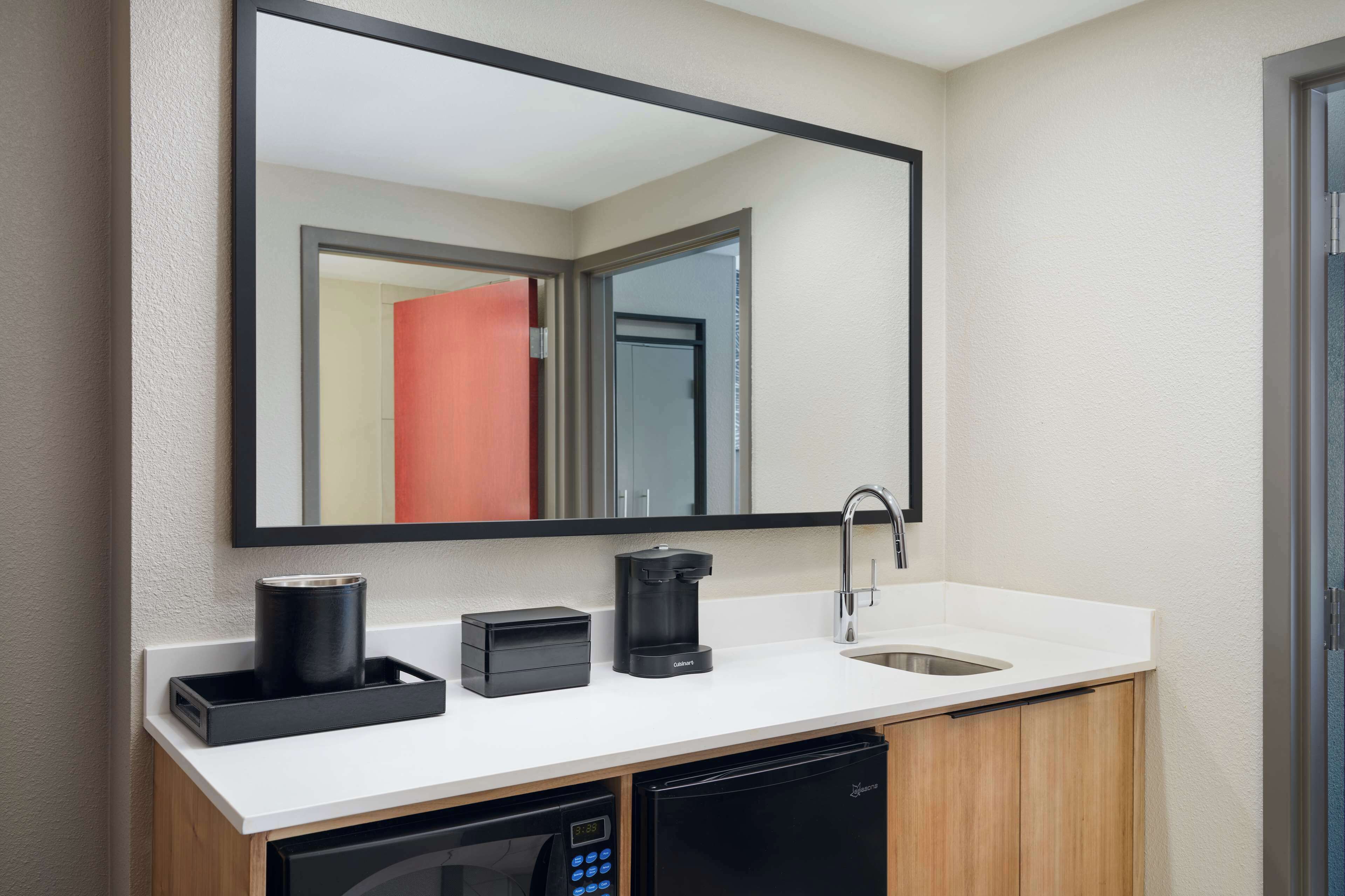 1 bedroom, premium bedding, in-room safe, desk