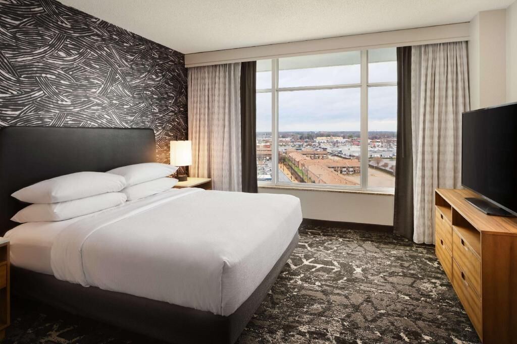 1 bedroom, premium bedding, in-room safe, desk