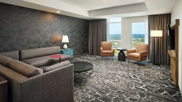 Presidential Suite, 1 Bedroom, Non Smoking, City View | Living area | 37-inch flat-screen TV with cable channels, TV, pay movies