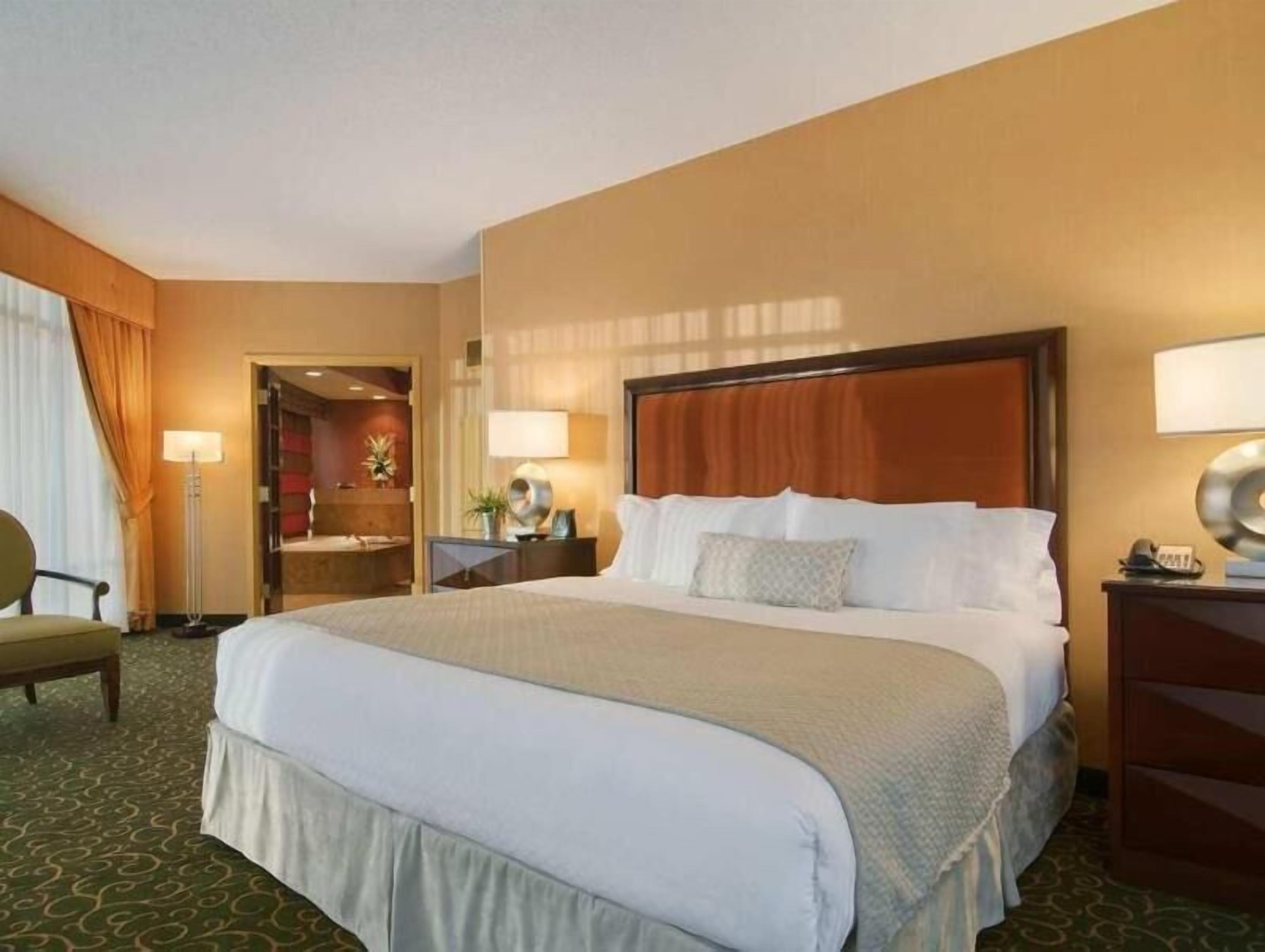 1 bedroom, premium bedding, in-room safe, desk