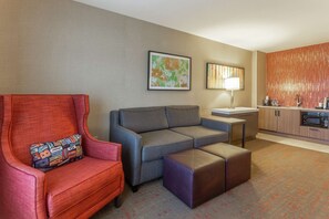 Executive Suite, 1 Bedroom | Living area | 40-inch flat-screen TV with cable channels, TV