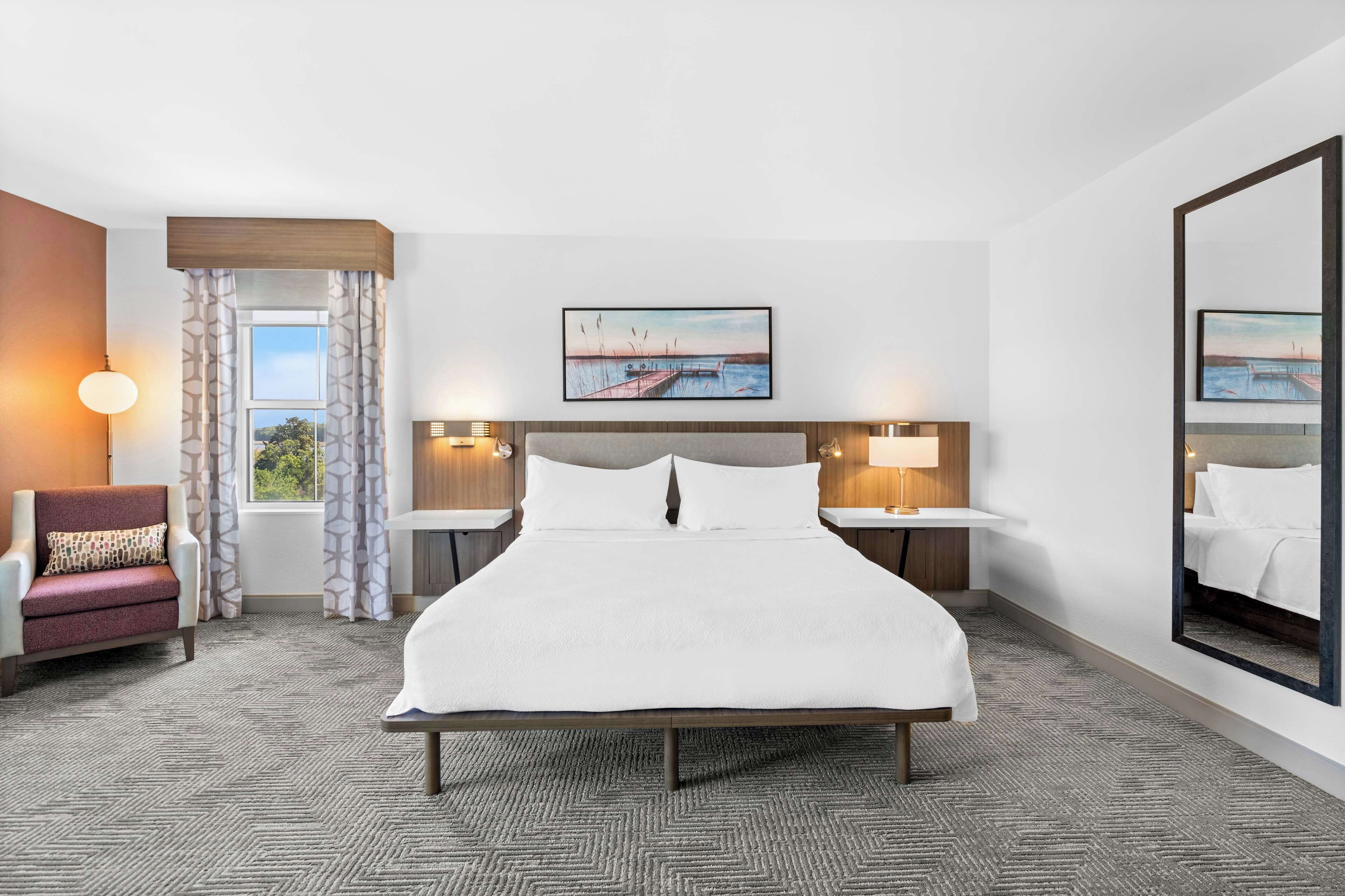 Room, Accessible | Iron/ironing board, free cribs/infant beds, rollaway beds, free WiFi