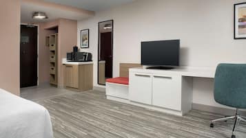 Habitación estándar, 1 cama King size, con acceso para personas discapacitadas | Ropa de cama hipoalergénica y escritorio