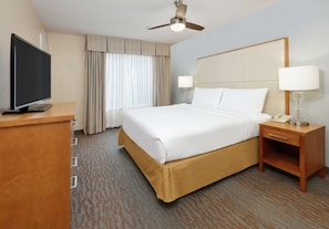 Hypo-allergenic bedding, down duvets, desk, blackout curtains - Homewood Suites by Hilton San Diego-Del Mar (San Diego)