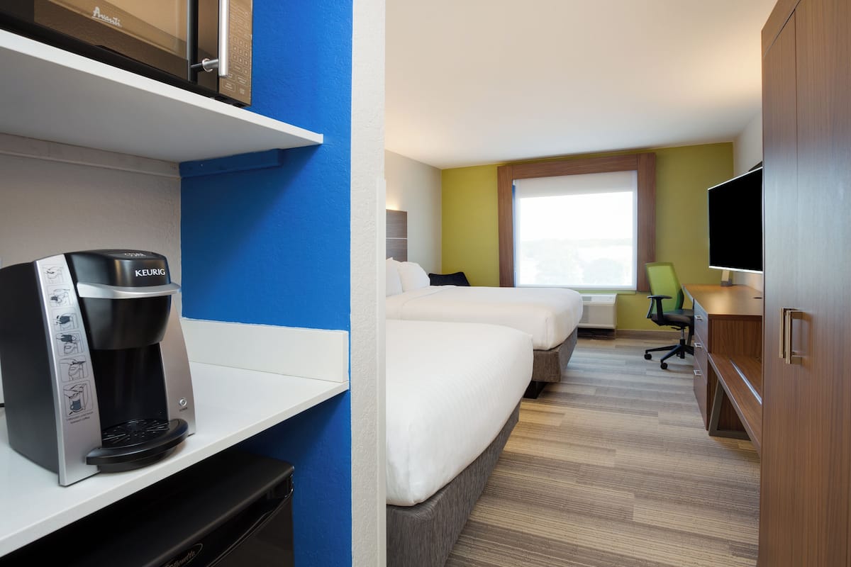 In-room safe, desk, iron/ironing board, free cots/infant beds