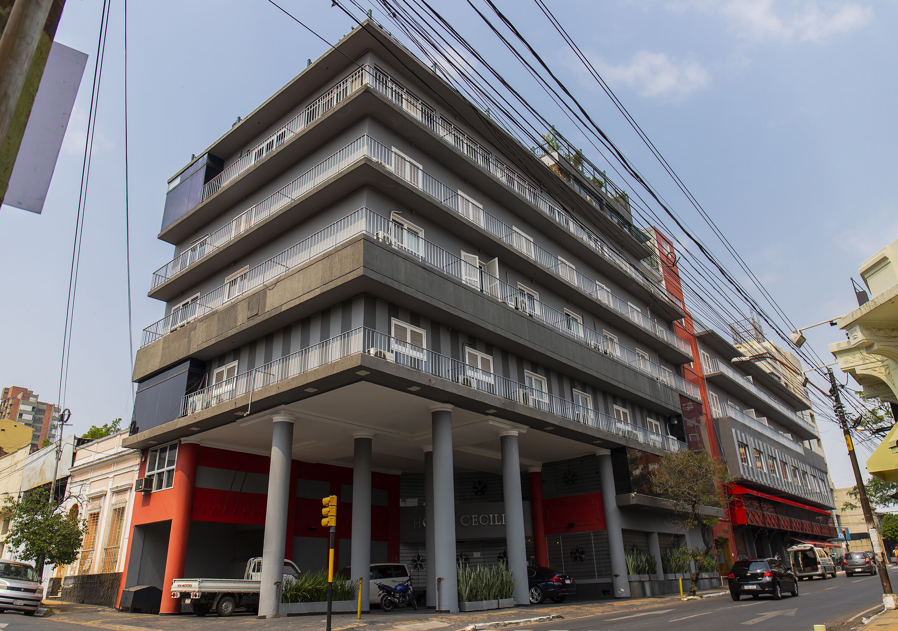 Fachada de la propiedad