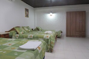 Quadruple Room | Minibar, in-room safe, free WiFi, bed sheets - Hotel Palmas del Sol (Asunción)