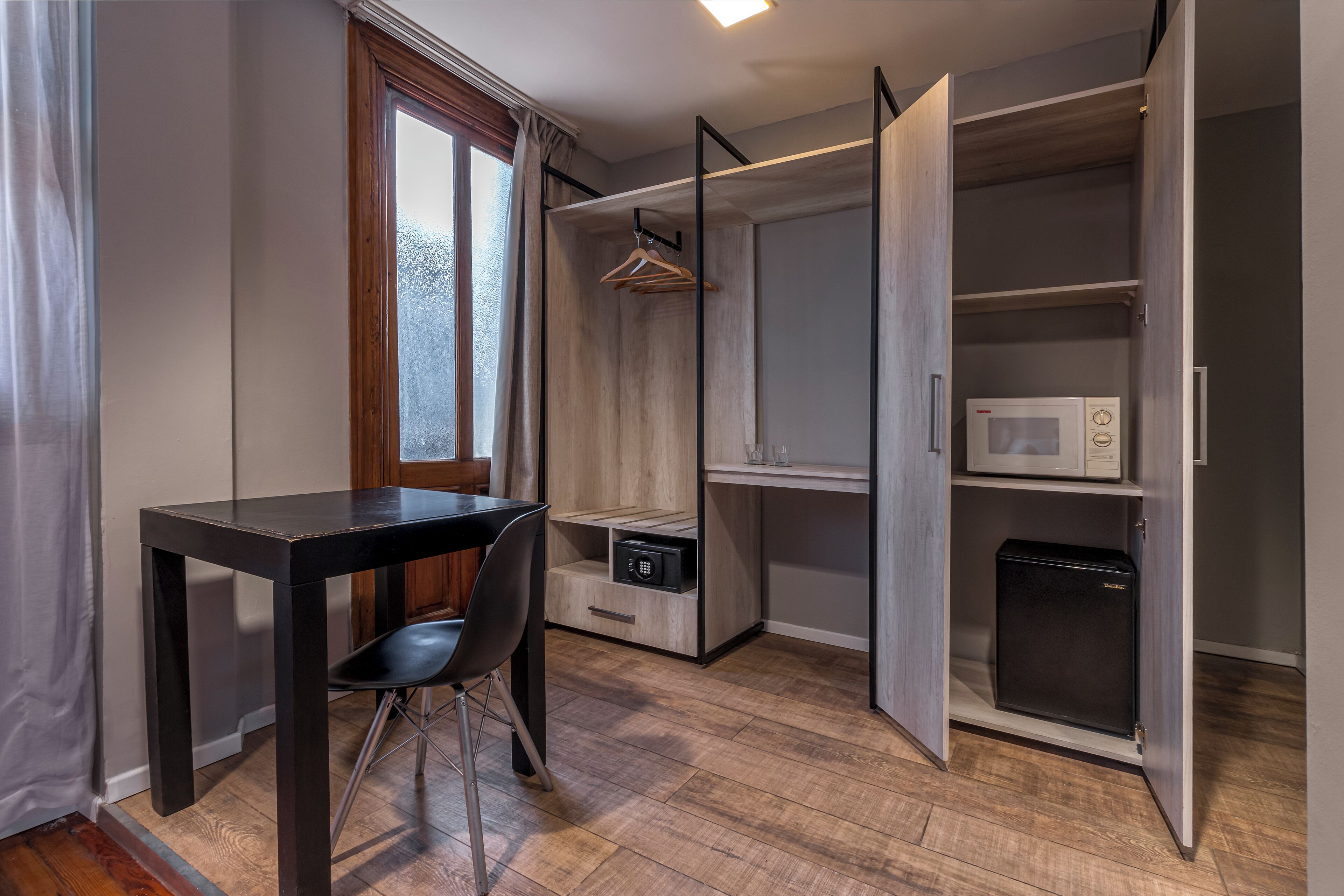 down duvets, minibar, in-room safe, desk